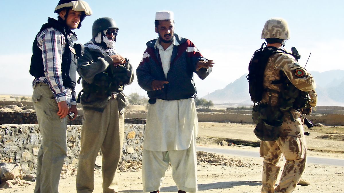Vláda nerozhodla, jak pomoci afghánským tlumočníkům, kteří pomáhali české misi